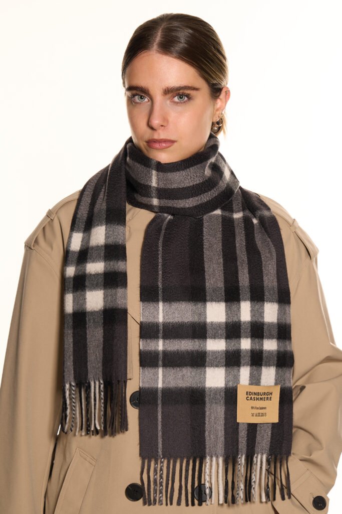 Edinburgh Cashmere DC Scott Cashmere Scarf ivory